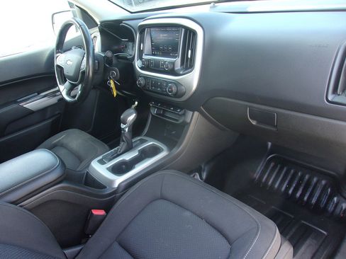 Used 2022 Chevrolet Colorado LT w/ Fleet Safety Package AWD/4WD image 13