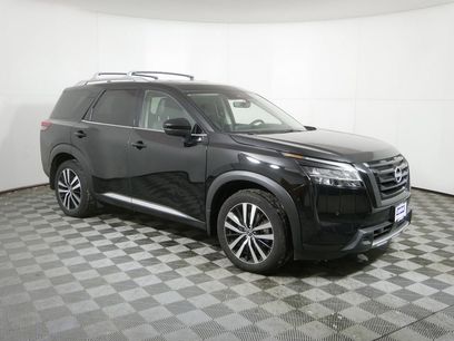 Used 2024 Nissan Pathfinder Platinum w/ Black Appearance Package