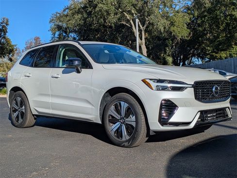 Certified 2025 Volvo XC60 T8 Core w/ Protection Package Premier image 8