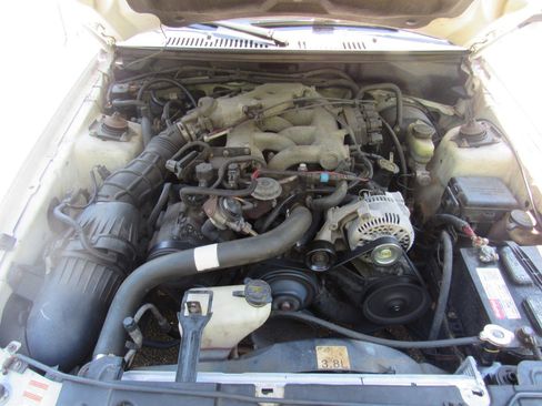 Used 1999 Ford Mustang Coupe RWD image 10