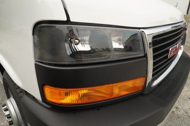 New 2026 GMC Savana 4500 w/ Power Convenience Package RWD image 32
