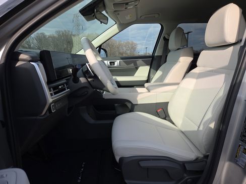 New 2026 Hyundai Santa Fe SE FWD image 5