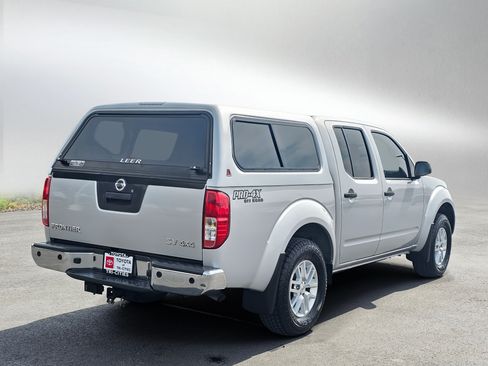 Used 2016 Nissan Frontier SV w/ SV Value Truck Package AWD/4WD image 5