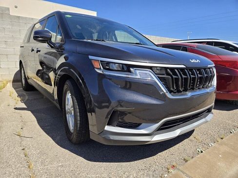 Used 2024 Kia Carnival LX image 2