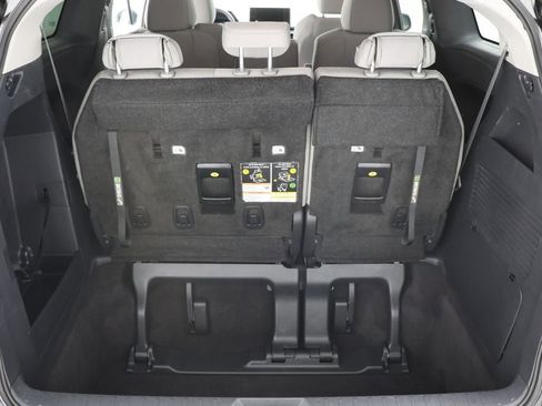 Used 2025 Toyota Sienna LE image 26