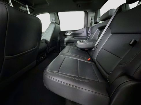 Used 2025 GMC Sierra 1500 SLT RWD image 28