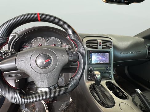 Used 2007 Chevrolet Corvette Coupe w/ Preferred Equipment Group RWD image 31