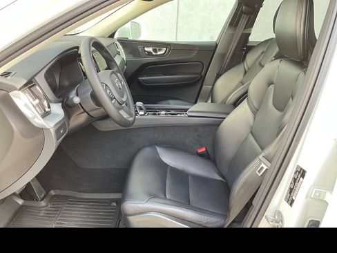 Certified 2023 Volvo XC60 B5 Core w/ Climate Package AWD/4WD image 2