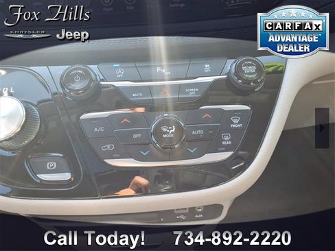 Used 2020 Chrysler Pacifica Limited w/ Tire & Wheel Group image 21