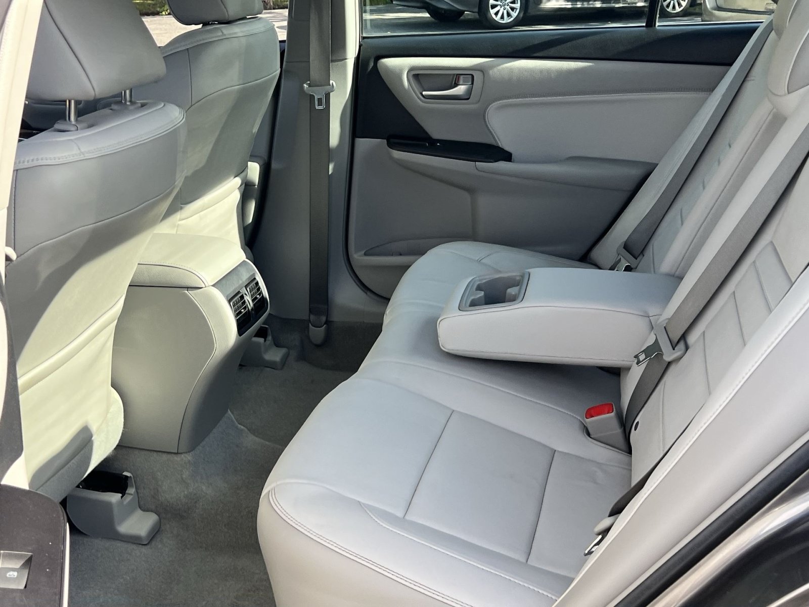 Used 2017 Toyota Camry XLE FWD image 37