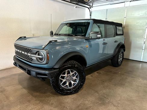 Used 2021 Ford Bronco Badlands image 1