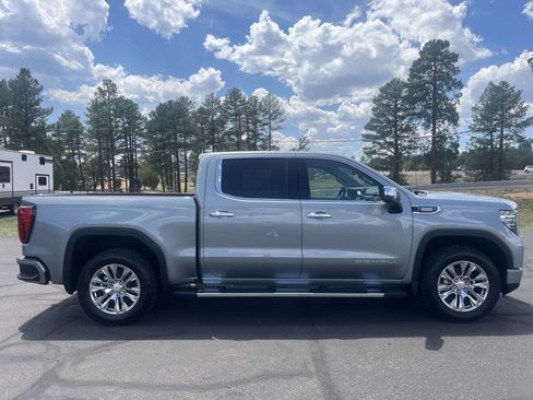 New 2026 GMC Sierra 1500 Denali w/ Technology Package AWD/4WD image 9