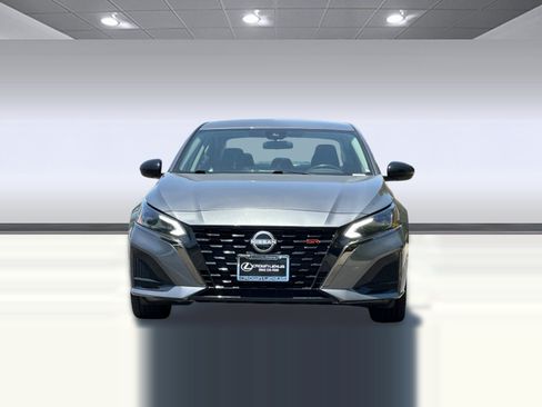 Used 2024 Nissan Altima 2.5 SR FWD image 5