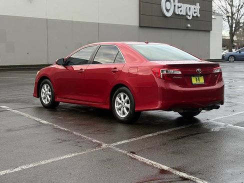 Used 2013 Toyota Camry SE image 3
