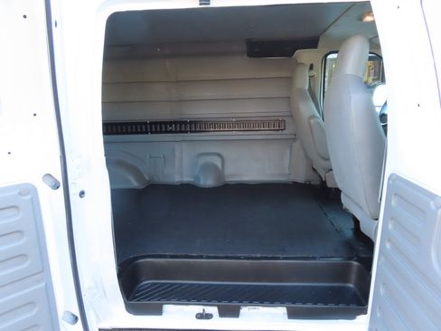 Used 2013 Ford E-250 and Econoline 250 image 13