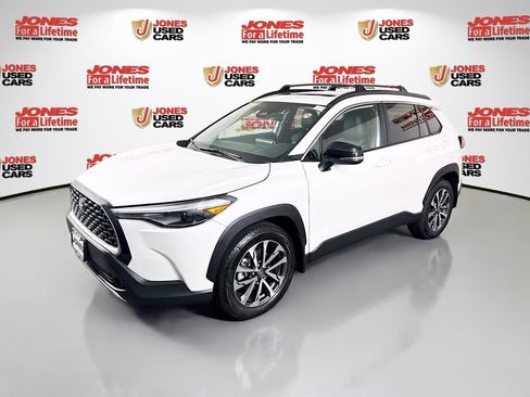 Certified 2025 Toyota Corolla Cross XLE w/ Convenience Package AWD/4WD image 13