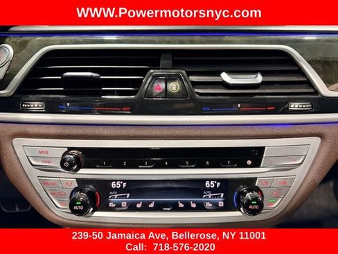 Used 2021 BMW 750i xDrive w/ Executive Package AWD/4WD image 33
