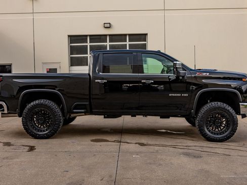 Used 2026 Chevrolet Silverado 2500 LTZ w/ LTZ Plus Package image 11