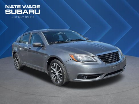 Used 2013 Chrysler 200 Touring w/ S Exterior Appearance Pkg FWD image 1