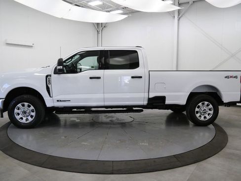 Used 2023 Ford F250 XLT AWD/4WD image 4