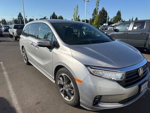 Used 2022 Honda Odyssey Elite image 2
