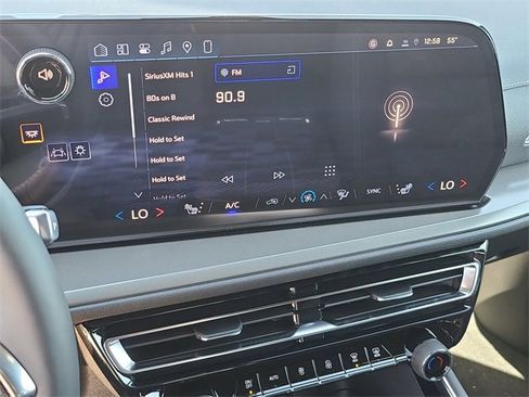 New 2026 Chevrolet Traverse LT image 32