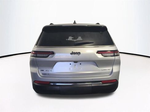 Used 2022 Jeep Grand Cherokee L Laredo w/ Luxury Tech Group I AWD/4WD image 6