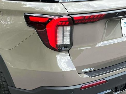 New 2026 Ford Explorer ST-Line RWD image 10