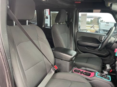 Used 2018 Jeep Wrangler Unlimited Sport S image 30