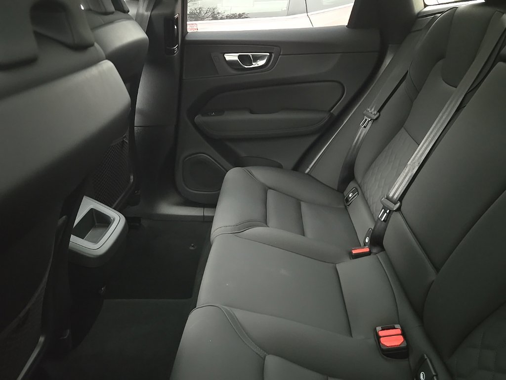 Used 2026 Volvo XC60 B5 Plus AWD/4WD image 13