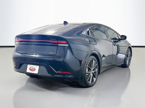 Used 2024 Toyota Prius XLE image 4