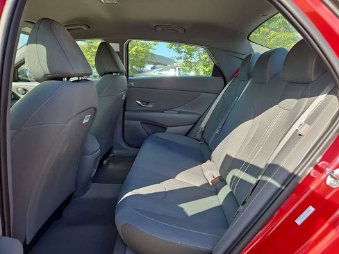 Certified 2025 Hyundai Elantra Sport FWD image 8
