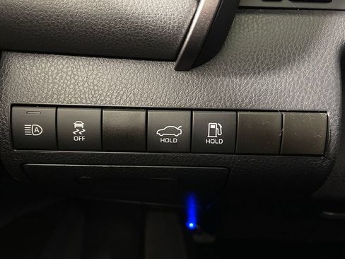 Certified 2022 Toyota Camry SE FWD image 28