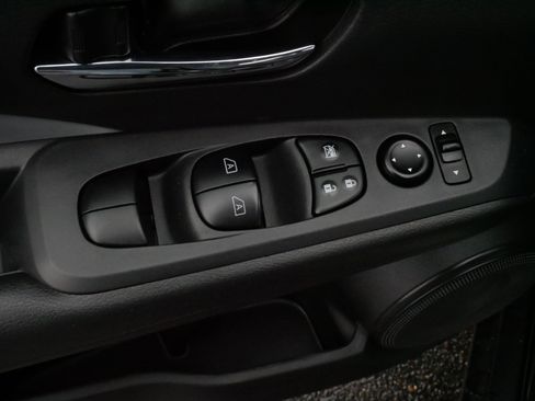 Used 2021 Nissan Kicks SR w/ SR Premium Package image 19