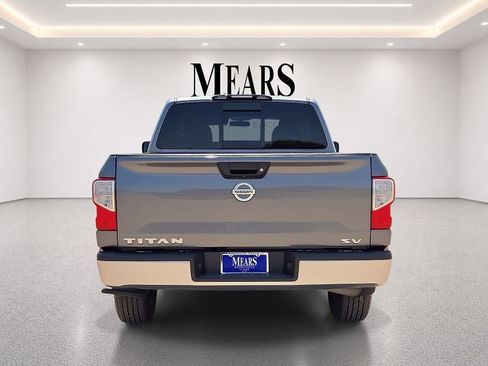 Used 2019 Nissan Titan SV RWD image 4