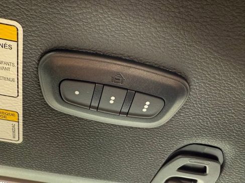 Used 2023 Jeep Wrangler Sport S image 23