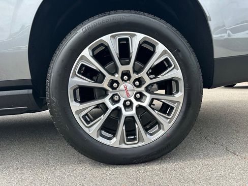 New 2026 GMC Yukon XL Denali w/ Denali Reserve Package image 20