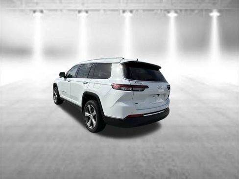 Certified 2022 Jeep Grand Cherokee L Limited RWD image 5