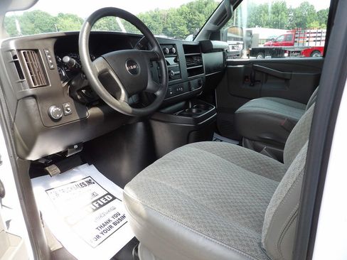Used 2022 GMC Savana 2500 RWD image 16