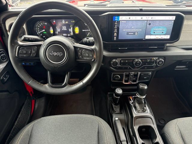 Used 2024 Jeep Wrangler Unlimited w/ Convenience Group AWD/4WD image 19