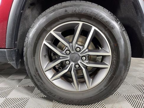 Used 2020 Jeep Grand Cherokee Limited AWD/4WD image 10