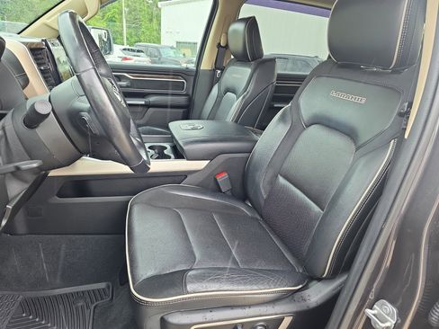 Used 2019 RAM 1500 Laramie AWD/4WD image 12