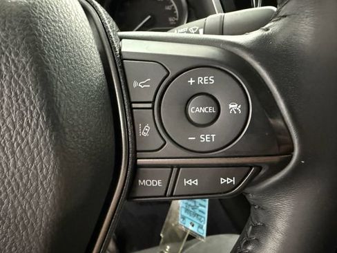 Used 2023 Toyota Camry SE FWD image 11