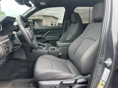 Used 2025 Toyota Tacoma SR5 AWD/4WD image 10