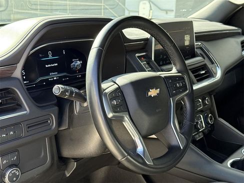 Used 2024 Chevrolet Suburban LT image 9