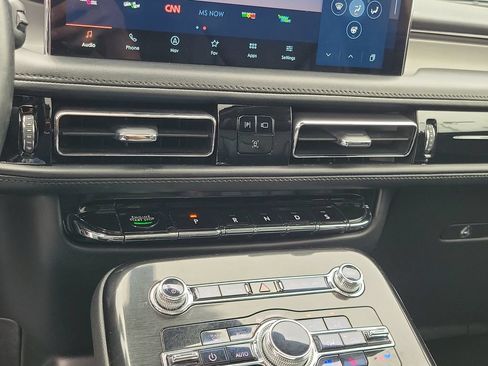 Certified 2023 Lincoln Nautilus Reserve w/ Monochromatic Package AWD/4WD image 28
