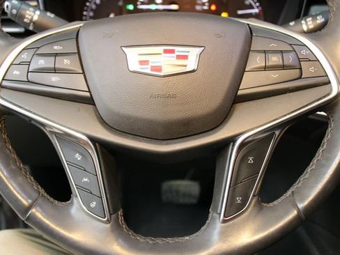 Used 2018 Cadillac XT5 Luxury w/ Driver Awareness Package AWD/4WD image 21