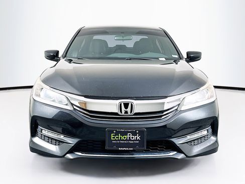 Used 2016 Honda Accord Sport image 2