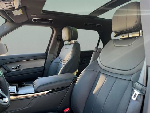 Used 2025 Land Rover Range Rover Sport SE image 27