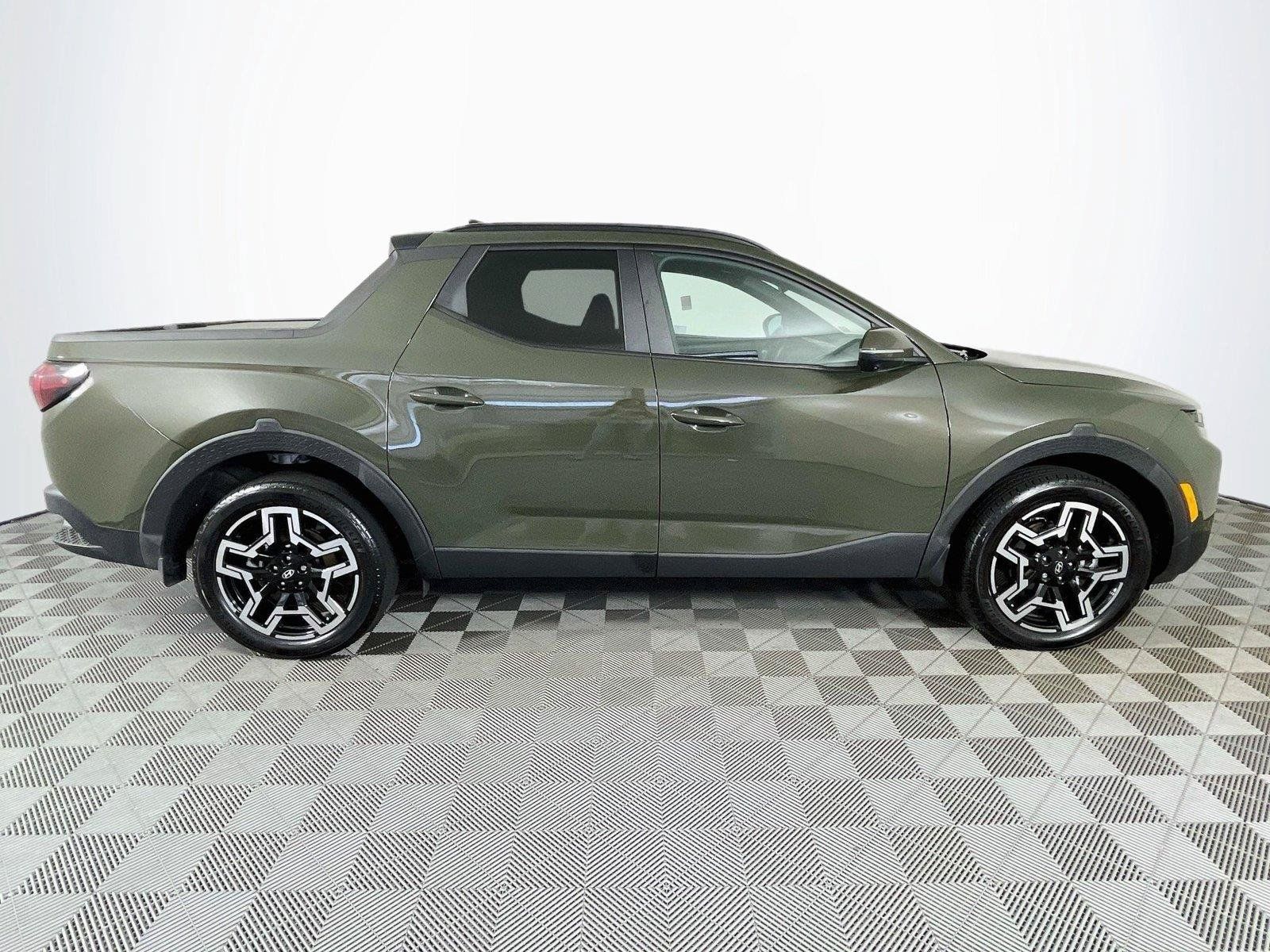 Certified 2025 Hyundai Santa Cruz Limited AWD/4WD image 11